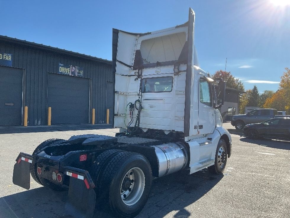 Day Cab Tractor-Heavy Duty Tractors-Volvo-2019-VNL42300-Albany-NY-416,557\n\t\tmiles-$ 26,250 - Image 7