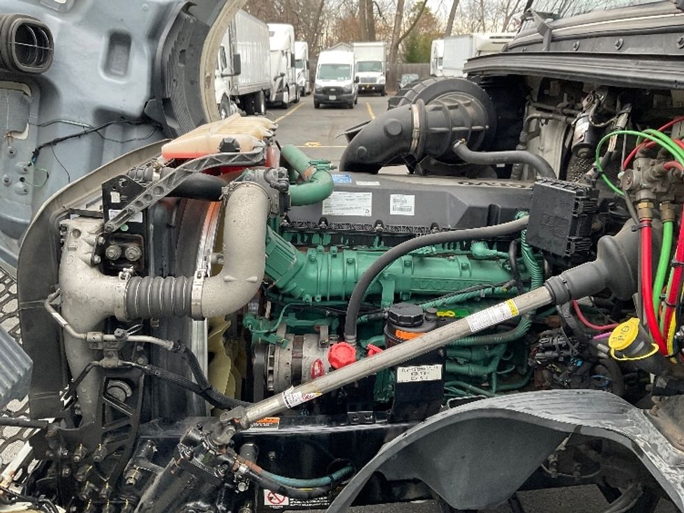 Day Cab Tractor-Heavy Duty Tractors-Volvo-2019-VNL42300-Albany-NY-444,919\n\t\tmiles-$ 24,750 - Image 16