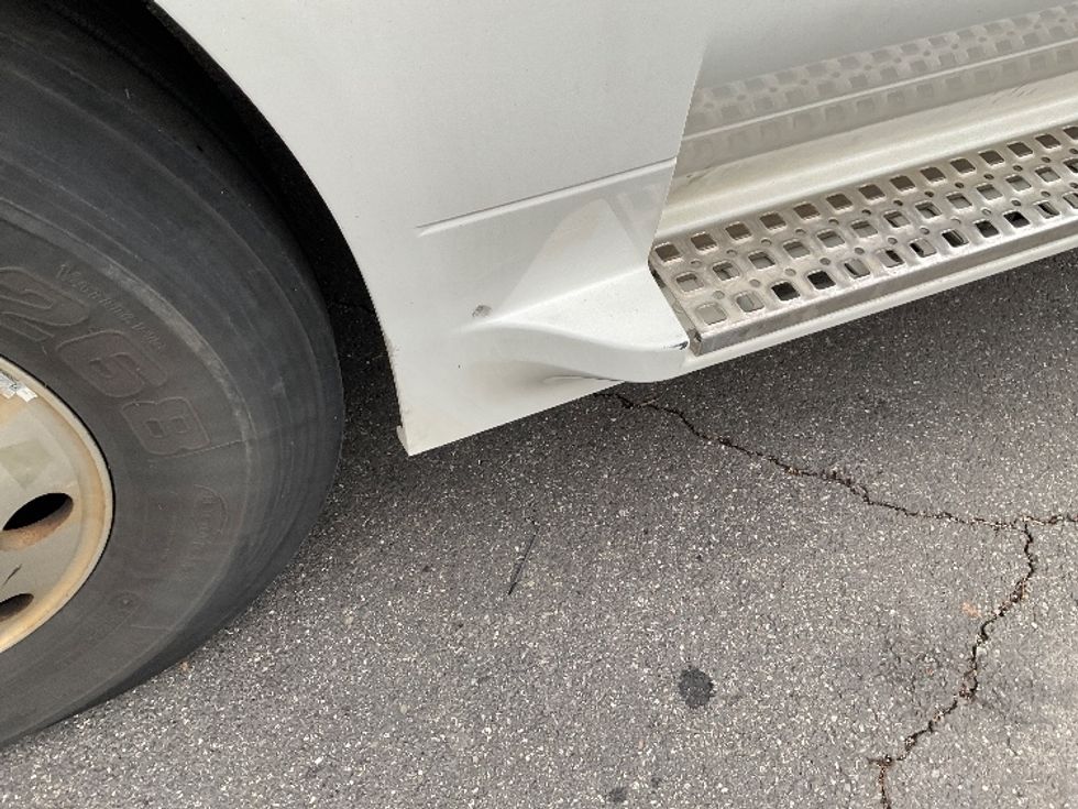 Day Cab Tractor-Heavy Duty Tractors-Volvo-2019-VNL42300-Albany-NY-444,919\n\t\tmiles-$ 24,750 - Image 17