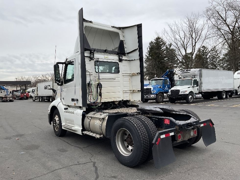 Day Cab Tractor-Heavy Duty Tractors-Volvo-2019-VNL42300-Albany-NY-444,919\n\t\tmiles-$ 24,750 - Image 5