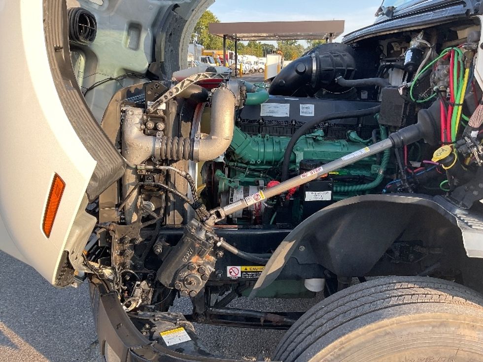 Day Cab Tractor-Heavy Duty Tractors-Volvo-2019-VNL42300-Albany-NY-446,479\n\t\tmiles-$ 24,750 - Image 16