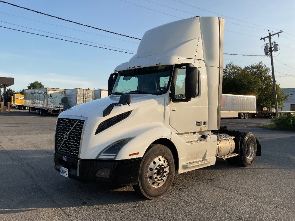 2019 Volvo Truck VNL photo 3