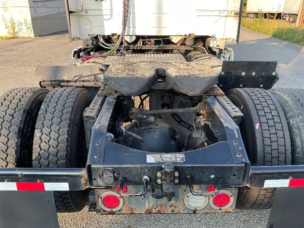 Day Cab Tractor-Heavy Duty Tractors-Volvo-2019-VNL42300-Albany-NY-446,479\n\t\tmiles-$ 24,750 - Image 6