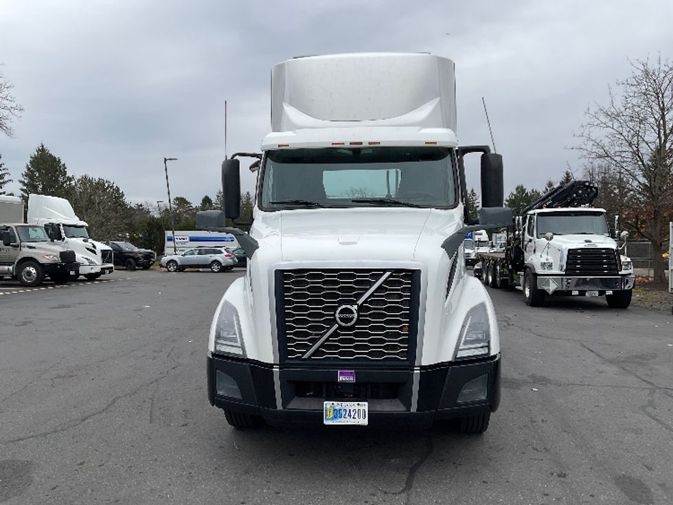 Day Cab Tractor-Heavy Duty Tractors-Volvo-2019-VNL42300-Albany-NY-450,270\n\t\tmiles-$ 24,500 - Image 2