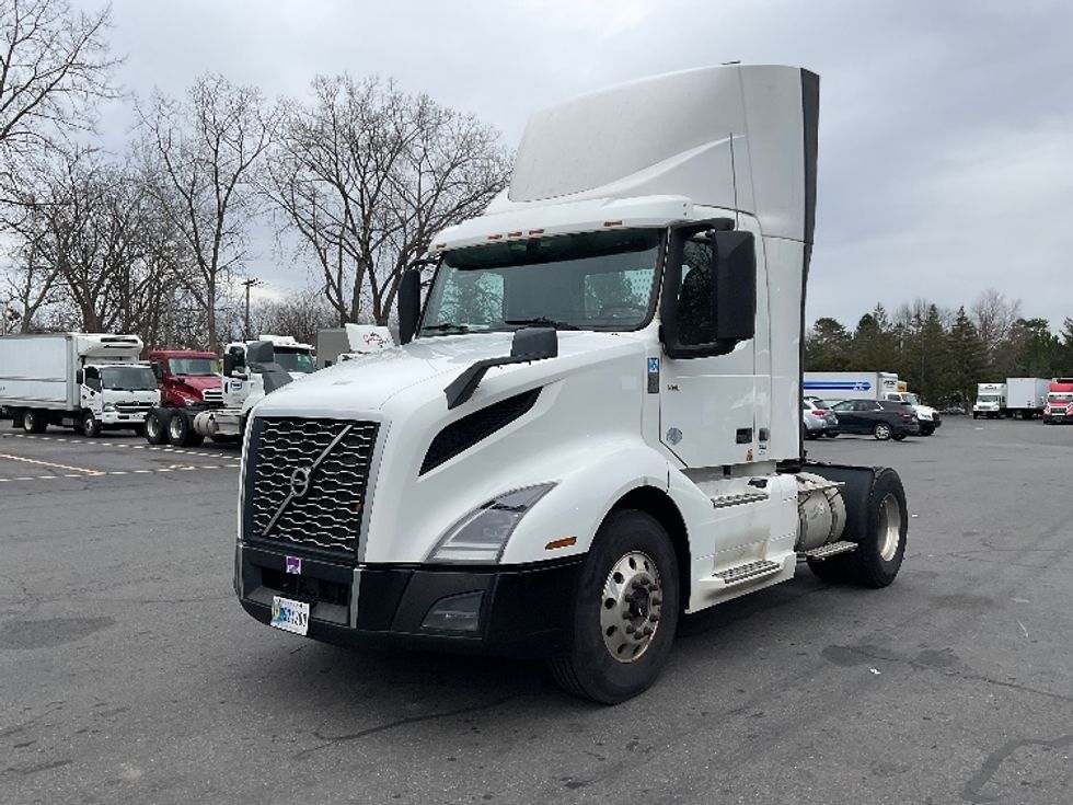 Day Cab Tractor-Heavy Duty Tractors-Volvo-2019-VNL42300-Albany-NY-450,270\n\t\tmiles-$ 24,500 - Image 3