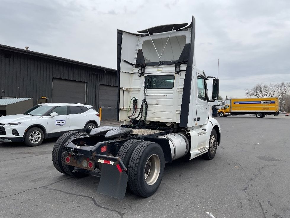 Day Cab Tractor-Heavy Duty Tractors-Volvo-2019-VNL42300-Albany-NY-450,270\n\t\tmiles-$ 24,500 - Image 7