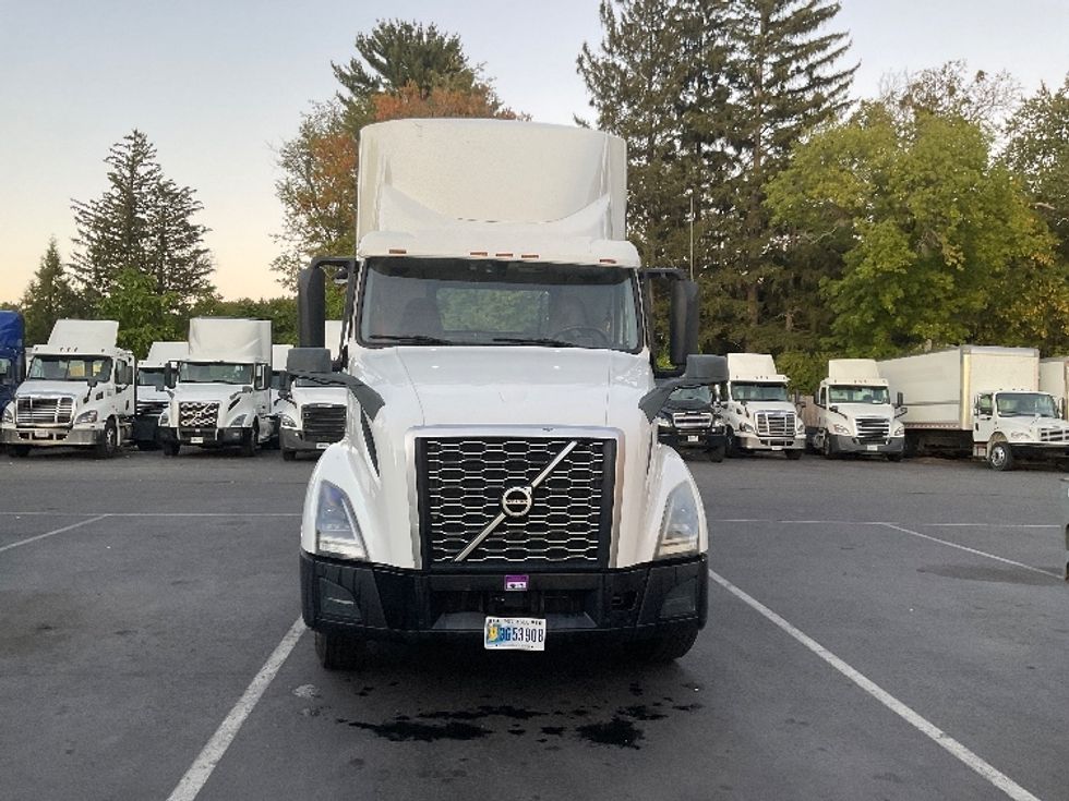 Day Cab Tractor-Heavy Duty Tractors-Volvo-2019-VNL42300-Albany-NY-454,389\n\t\tmiles-$ 24,500 - Image 2