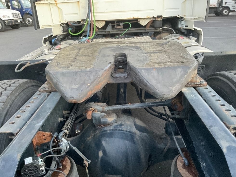 Day Cab Tractor-Heavy Duty Tractors-Volvo-2019-VNL42300-Albany-NY-454,389\n\t\tmiles-$ 24,500 - Image 6
