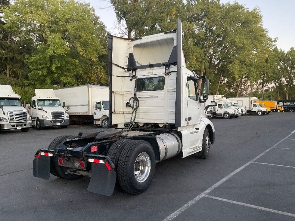 Day Cab Tractor-Heavy Duty Tractors-Volvo-2019-VNL42300-Albany-NY-454,389\n\t\tmiles-$ 24,500 - Image 7