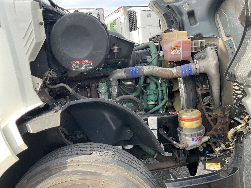 Day Cab Tractor-Heavy Duty Tractors-Volvo-2019-VNL42300-Albany-NY-479,981\n\t\tmiles-$ 23,250 - Image 15