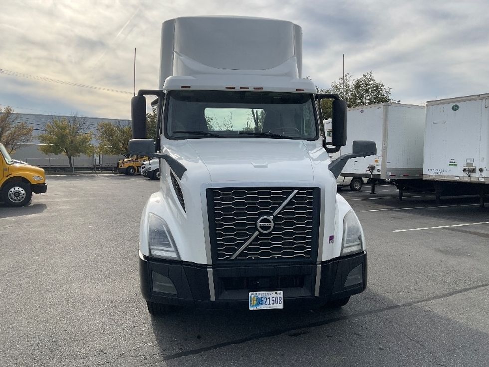 Day Cab Tractor-Heavy Duty Tractors-Volvo-2019-VNL42300-Albany-NY-479,981\n\t\tmiles-$ 23,250 - Image 2