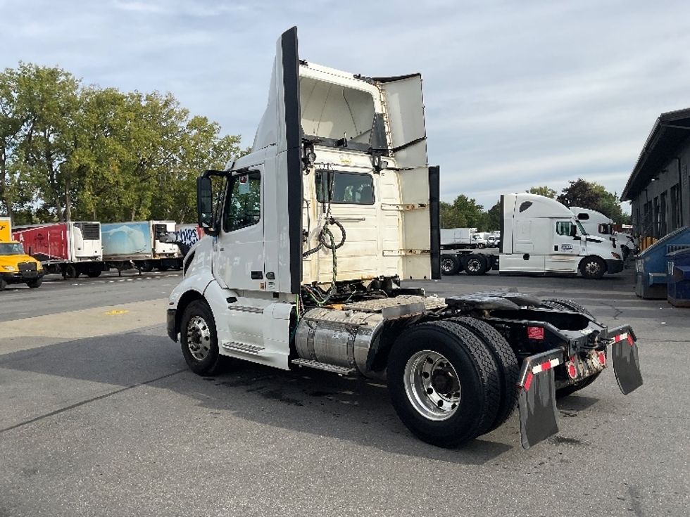 Day Cab Tractor-Heavy Duty Tractors-Volvo-2019-VNL42300-Albany-NY-479,981\n\t\tmiles-$ 23,250 - Image 5