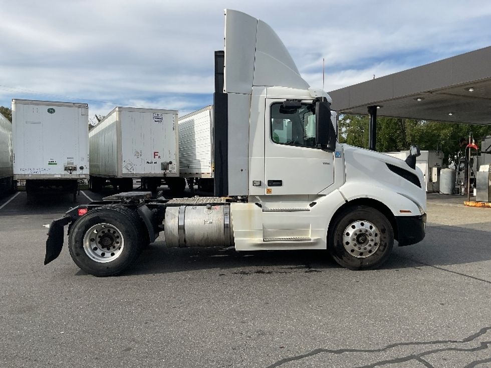 Day Cab Tractor-Heavy Duty Tractors-Volvo-2019-VNL42300-Albany-NY-479,981\n\t\tmiles-$ 23,250 - Image 8