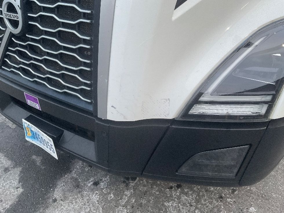 Day Cab Tractor-Heavy Duty Tractors-Volvo-2019-VNL42300-Albany-NY-498,617\n\t\tmiles-$ 22,250 - Image 19