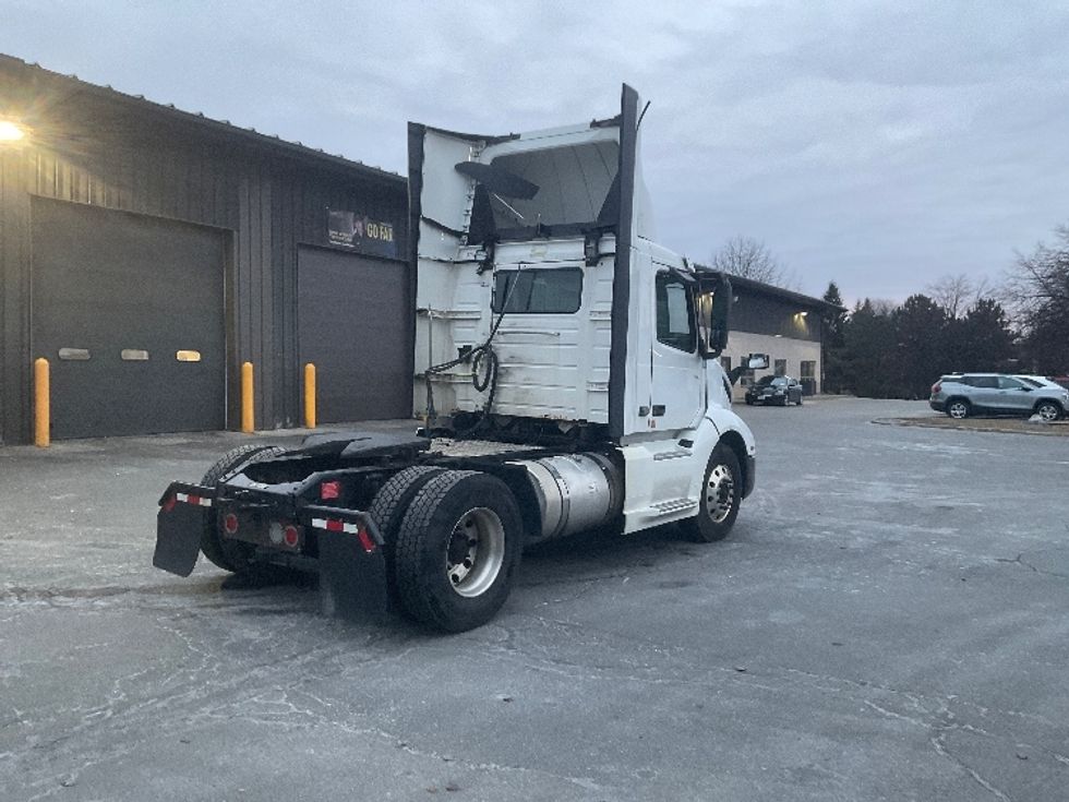 Day Cab Tractor-Heavy Duty Tractors-Volvo-2019-VNL42300-Albany-NY-498,617\n\t\tmiles-$ 22,250 - Image 7