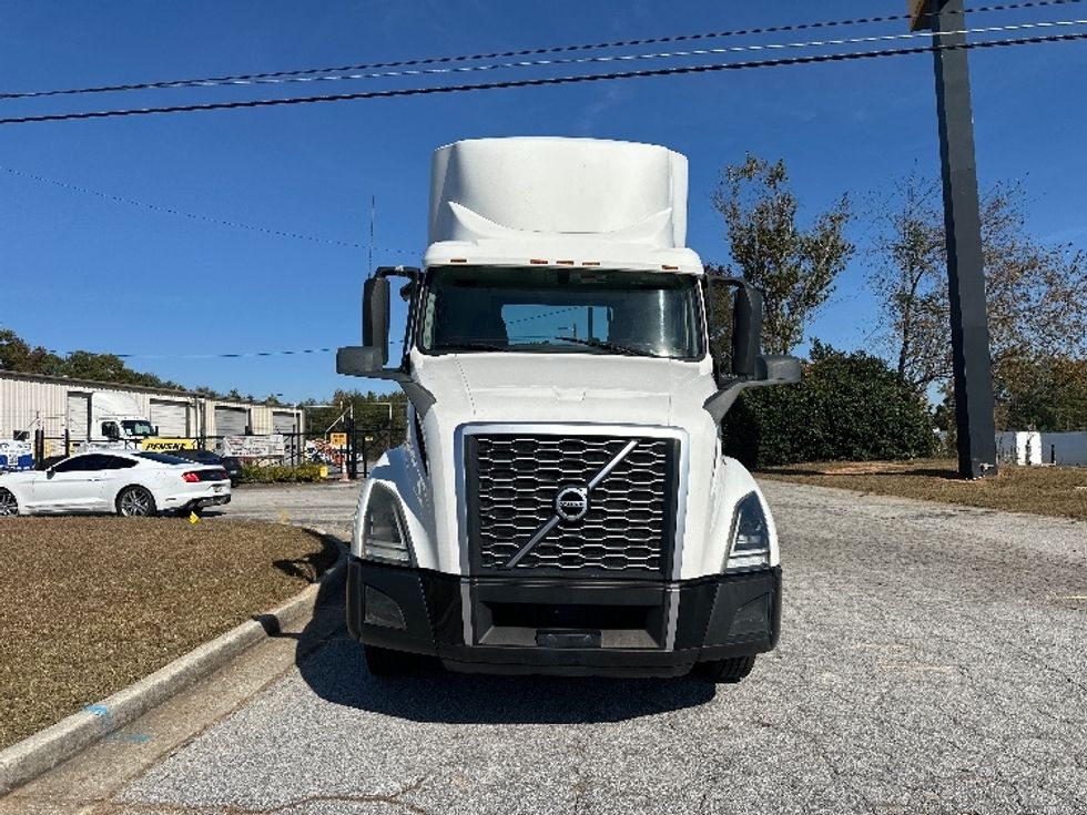 Day Cab Tractor-Heavy Duty Tractors-Volvo-2019-VNL42300-Atlanta (Conyers)-GA-298,937\n\t\tmiles-$ 36,500 - Image 2