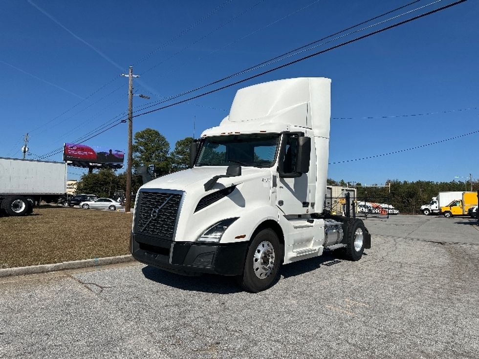 Day Cab Tractor-Heavy Duty Tractors-Volvo-2019-VNL42300-Atlanta (Conyers)-GA-298,937\n\t\tmiles-$ 36,500 - Image 3