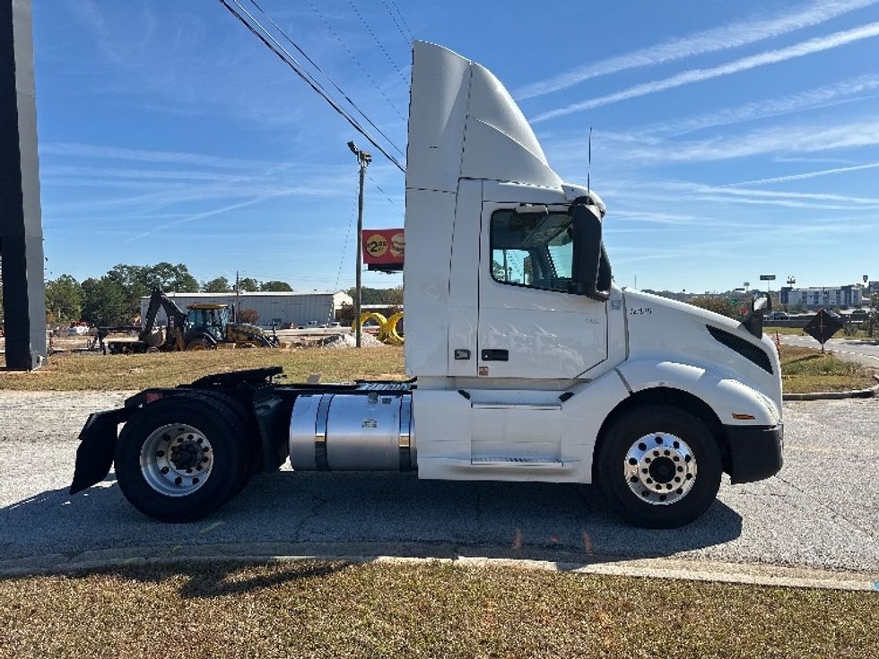 Day Cab Tractor-Heavy Duty Tractors-Volvo-2019-VNL42300-Atlanta (Conyers)-GA-298,937\n\t\tmiles-$ 36,500 - Image 8
