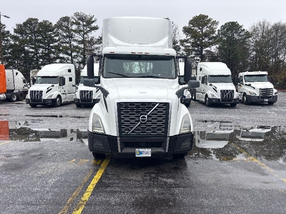 Day Cab Tractor-Heavy Duty Tractors-Volvo-2019-VNL42300-Atlanta (Conyers)-GA-304,322\n\t\tmiles-$ 36,000 - Image 2