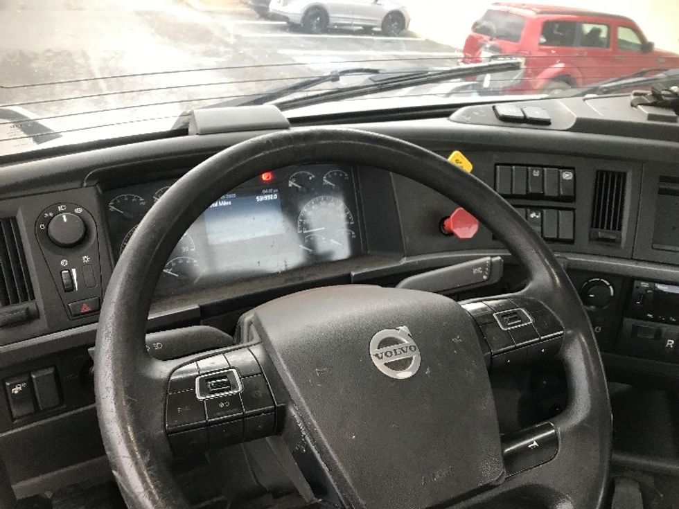 Day Cab Tractor-Heavy Duty Tractors-Volvo-2019-VNL42300-Harrisburg-PA-531,760\n\t\tmiles-$ 20,250 - Image 11