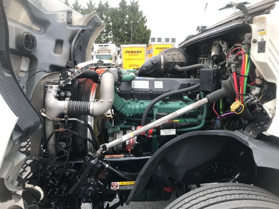 Day Cab Tractor-Heavy Duty Tractors-Volvo-2019-VNL42300-Harrisburg-PA-570,750\n\t\tmiles-$ 20,000 - Image 16