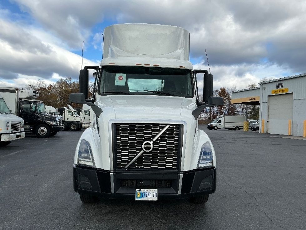 Day Cab Tractor-Heavy Duty Tractors-Volvo-2019-VNL42300-Harrisburg-PA-670,552\n\t\tmiles-$ 20,000 - Image 2