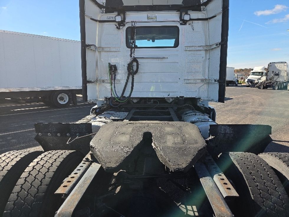 Day Cab Tractor-Heavy Duty Tractors-Volvo-2019-VNL42300-Kansas City-MO-407,293\n\t\tmiles-$ 30,500 - Image 5