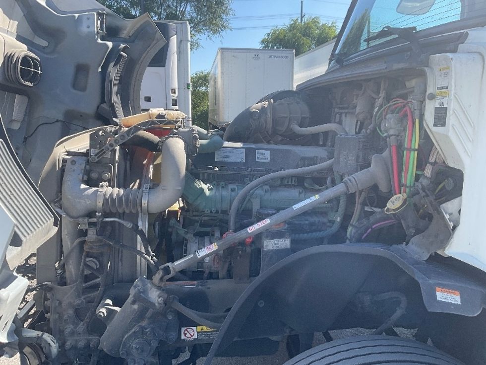 Day Cab Tractor-Heavy Duty Tractors-Volvo-2019-VNL42300-Kansas City-MO-648,469\n\t\tmiles-$ 20,000 - Image 16