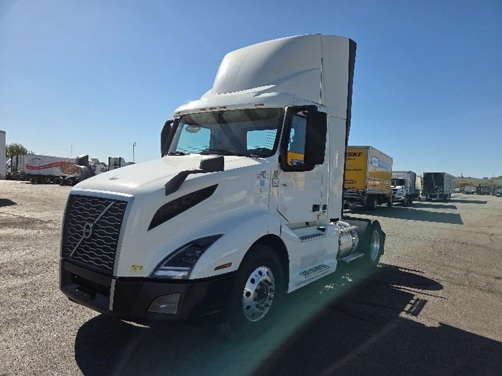 Day Cab Tractor-Heavy Duty Tractors-Volvo-2019-VNL42300-Kansas City-MO-648,469\n\t\tmiles-$ 20,000 - Image 3