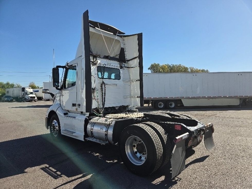 Day Cab Tractor-Heavy Duty Tractors-Volvo-2019-VNL42300-Kansas City-MO-648,469\n\t\tmiles-$ 20,000 - Image 5