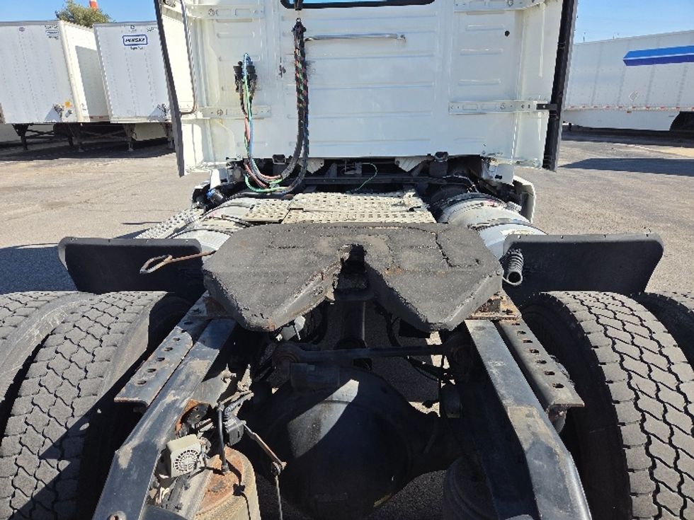 Day Cab Tractor-Heavy Duty Tractors-Volvo-2019-VNL42300-Kansas City-MO-648,469\n\t\tmiles-$ 20,000 - Image 6