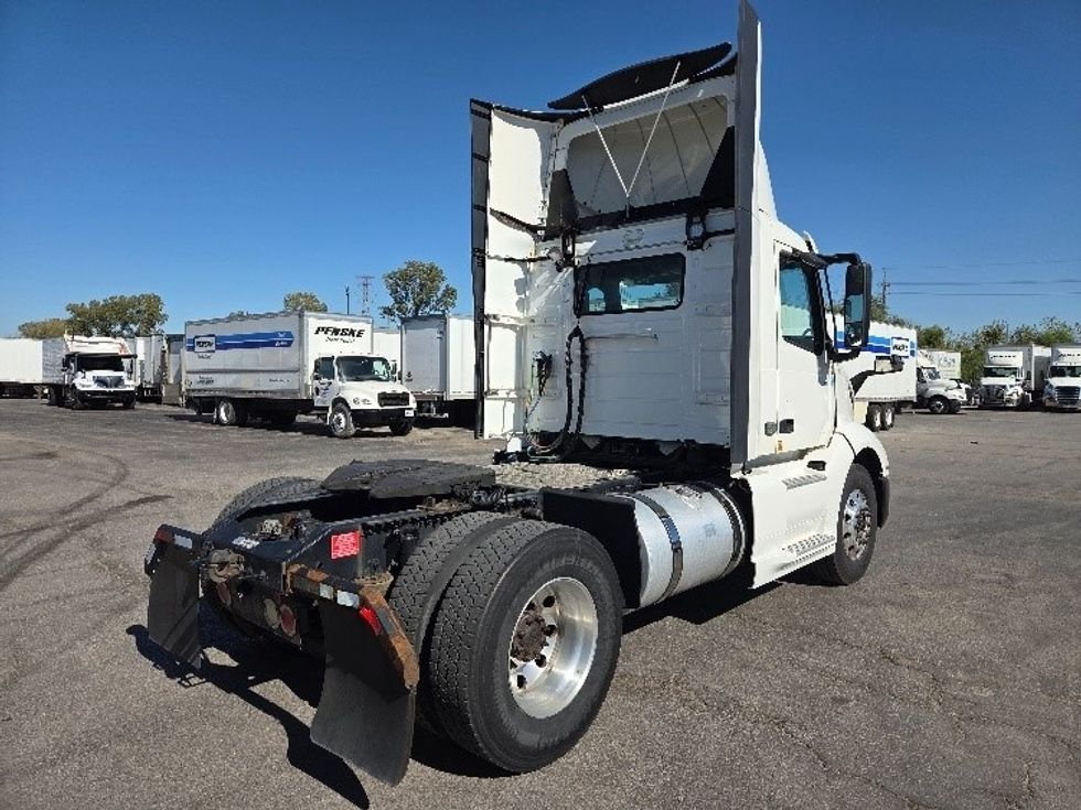 Day Cab Tractor-Heavy Duty Tractors-Volvo-2019-VNL42300-Kansas City-MO-648,469\n\t\tmiles-$ 20,000 - Image 7