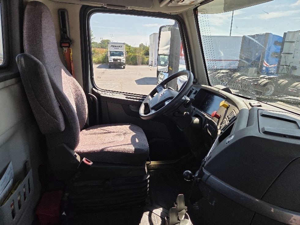 Day Cab Tractor-Heavy Duty Tractors-Volvo-2019-VNL42300-Kansas City-MO-657,795\n\t\tmiles-$ 20,000 - Image 14