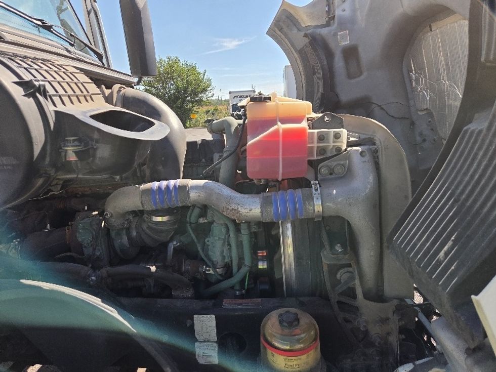 Day Cab Tractor-Heavy Duty Tractors-Volvo-2019-VNL42300-Kansas City-MO-657,795\n\t\tmiles-$ 20,000 - Image 15