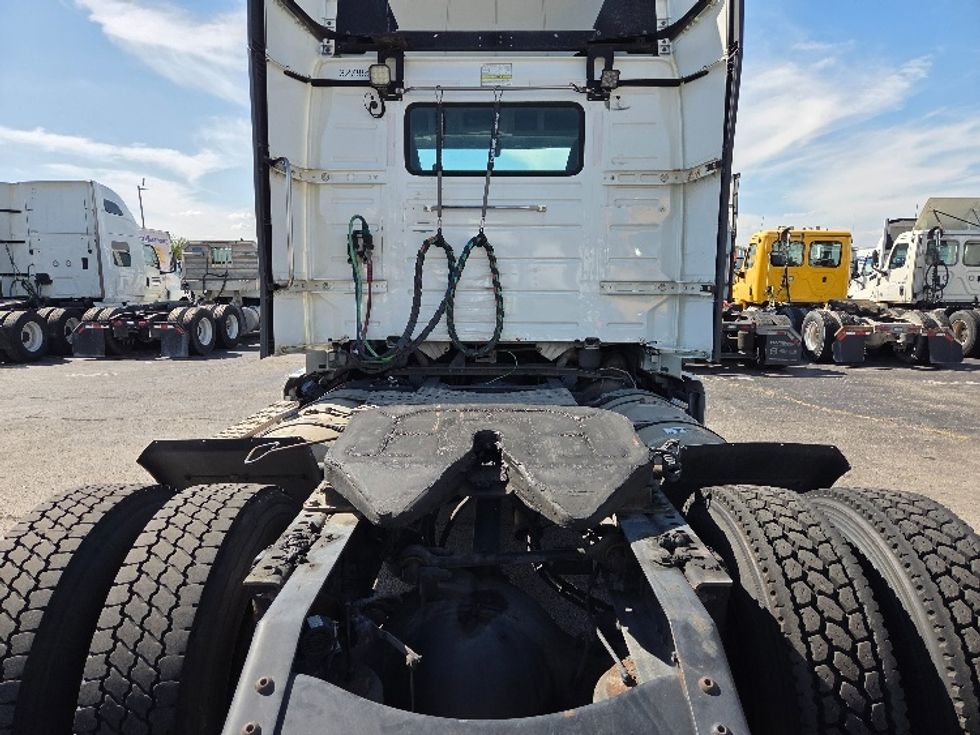 Day Cab Tractor-Heavy Duty Tractors-Volvo-2019-VNL42300-Kansas City-MO-657,795\n\t\tmiles-$ 20,000 - Image 6