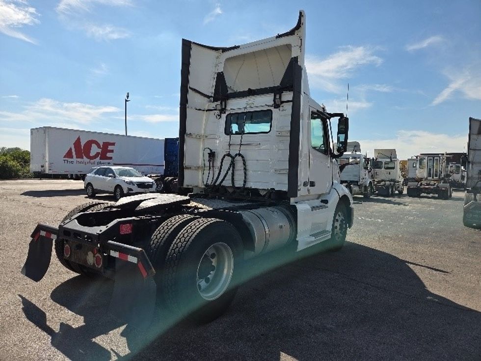 Day Cab Tractor-Heavy Duty Tractors-Volvo-2019-VNL42300-Kansas City-MO-657,795\n\t\tmiles-$ 20,000 - Image 7