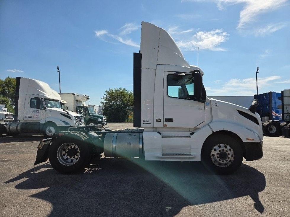 Day Cab Tractor-Heavy Duty Tractors-Volvo-2019-VNL42300-Kansas City-MO-657,795\n\t\tmiles-$ 20,000 - Image 8