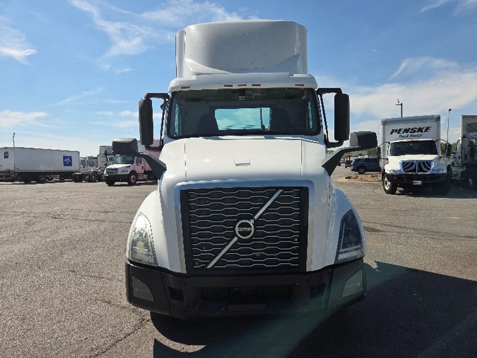 Day Cab Tractor-Heavy Duty Tractors-Volvo-2019-VNL42300-Kansas City-MO-692,979\n\t\tmiles-$ 20,000 - Image 2
