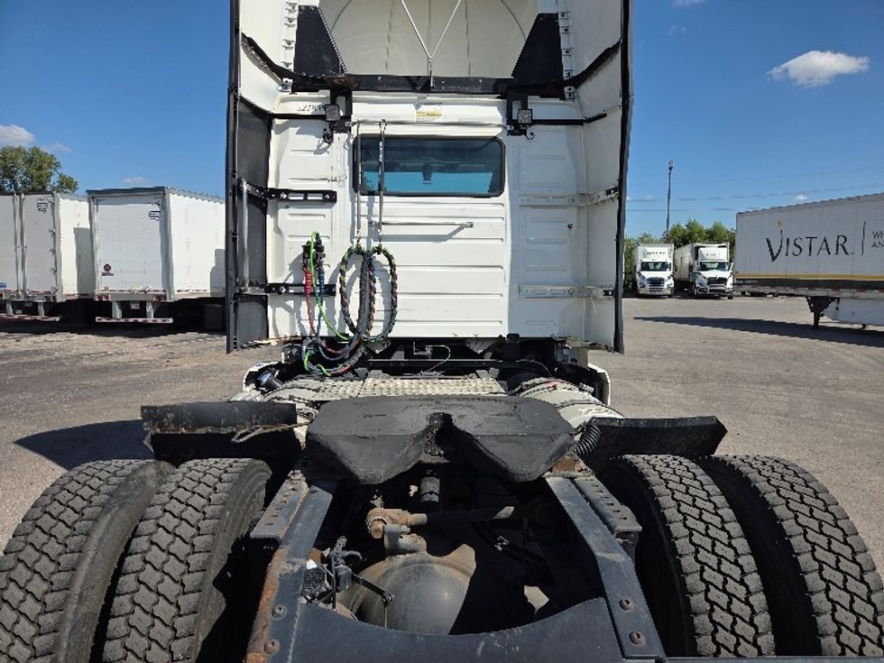 Day Cab Tractor-Heavy Duty Tractors-Volvo-2019-VNL42300-Kansas City-MO-692,979\n\t\tmiles-$ 20,000 - Image 6