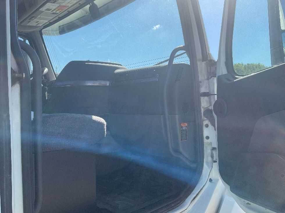 Day Cab Tractor-Heavy Duty Tractors-Volvo-2019-VNL42300-Kansas City-MO-694,627\n\t\tmiles-$ 20,000 - Image 12