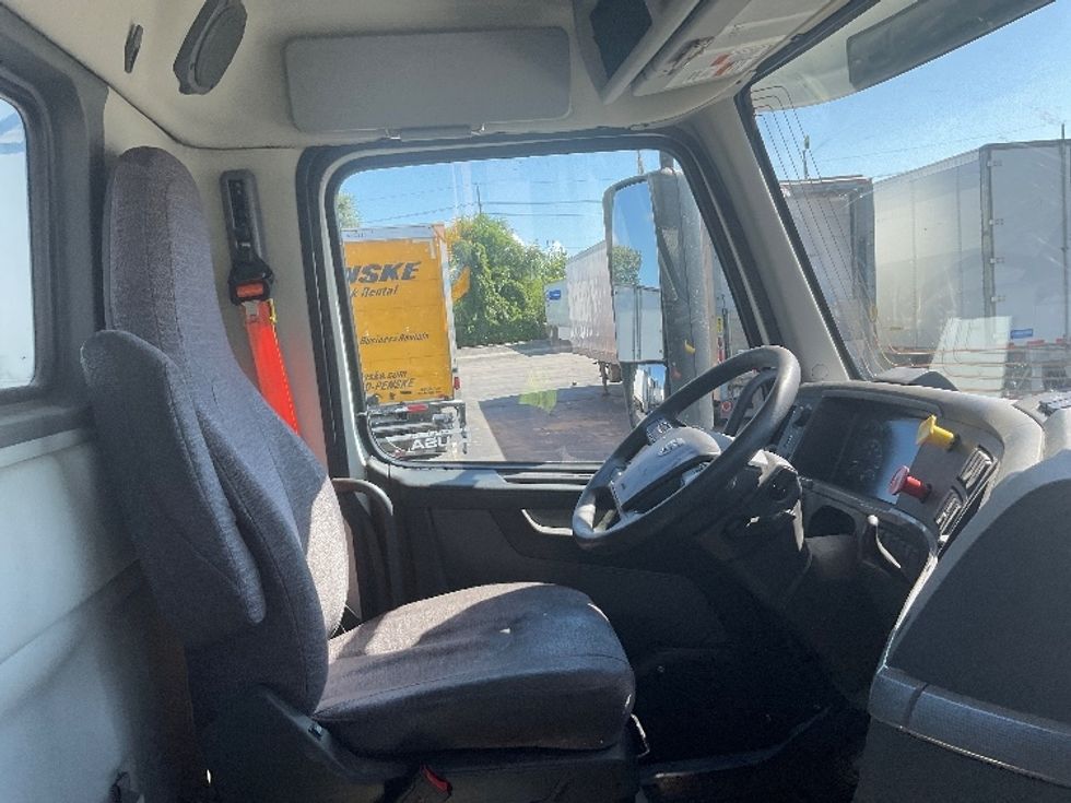 Day Cab Tractor-Heavy Duty Tractors-Volvo-2019-VNL42300-Kansas City-MO-694,627\n\t\tmiles-$ 20,000 - Image 14