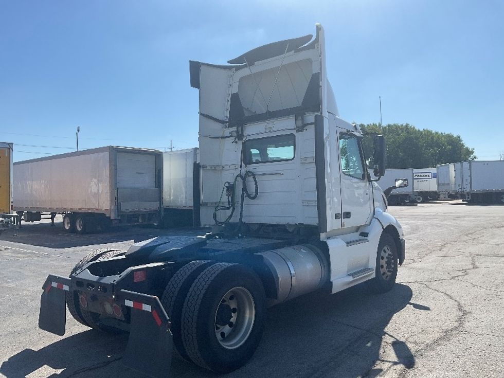 Day Cab Tractor-Heavy Duty Tractors-Volvo-2019-VNL42300-Kansas City-MO-694,627\n\t\tmiles-$ 20,000 - Image 7