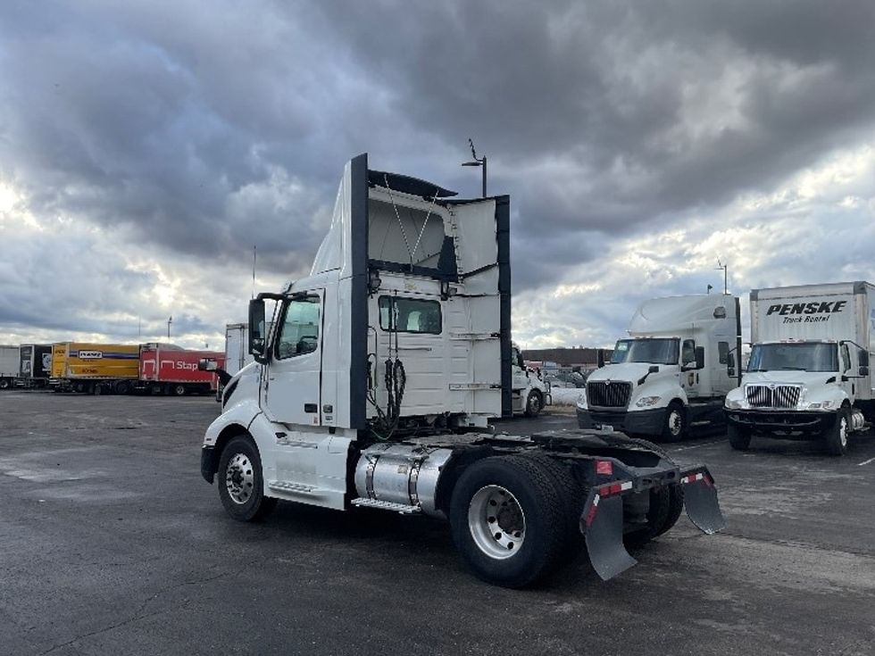 Day Cab Tractor-Heavy Duty Tractors-Volvo-2019-VNL42300-Kansas City-MO-699,732\n\t\tmiles-$ 15,000 - Image 5