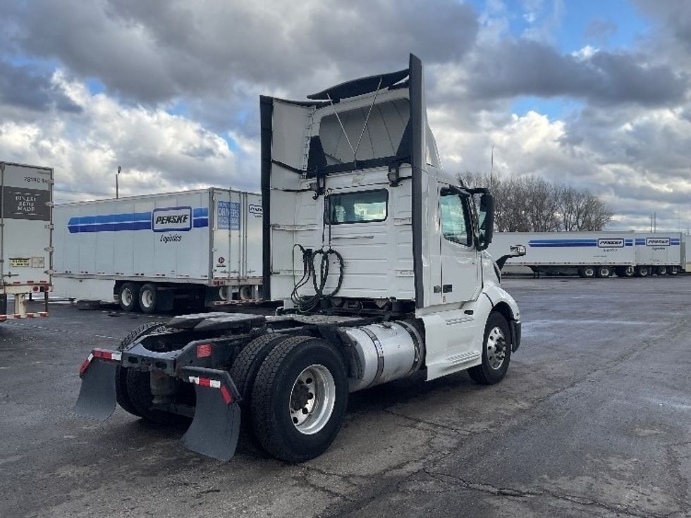 Day Cab Tractor-Heavy Duty Tractors-Volvo-2019-VNL42300-Kansas City-MO-699,732\n\t\tmiles-$ 15,000 - Image 7