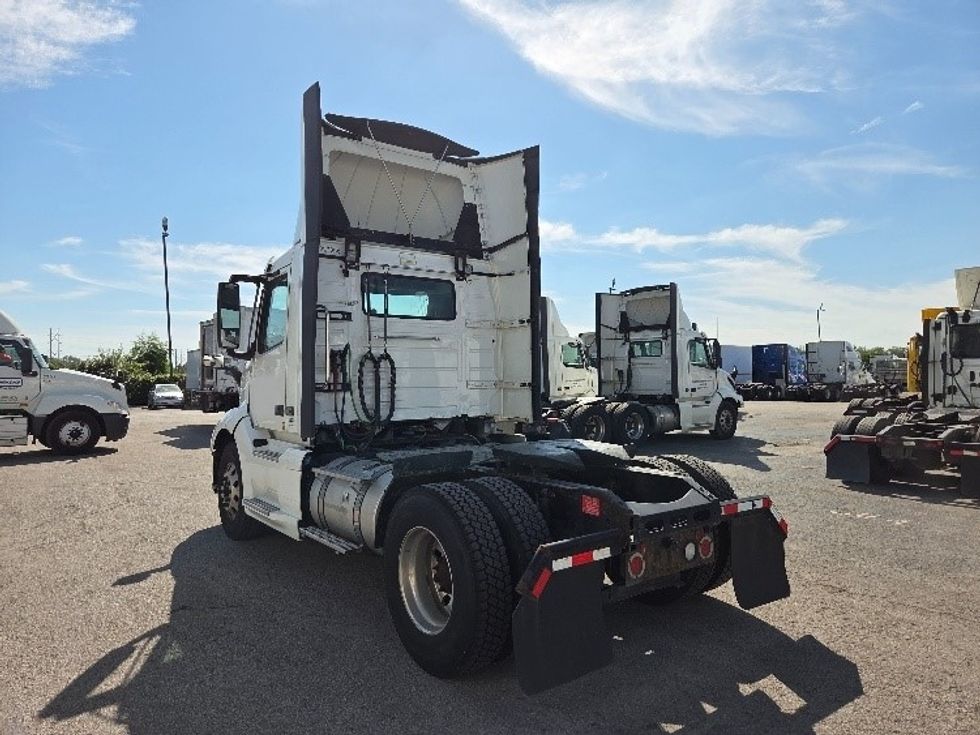 Day Cab Tractor-Heavy Duty Tractors-Volvo-2019-VNL42300-Kansas City-MO-814,169\n\t\tmiles-$ 20,000 - Image 5