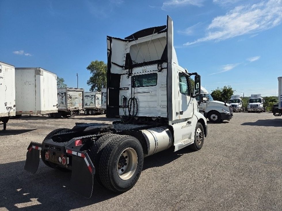 Day Cab Tractor-Heavy Duty Tractors-Volvo-2019-VNL42300-Kansas City-MO-814,169\n\t\tmiles-$ 20,000 - Image 7