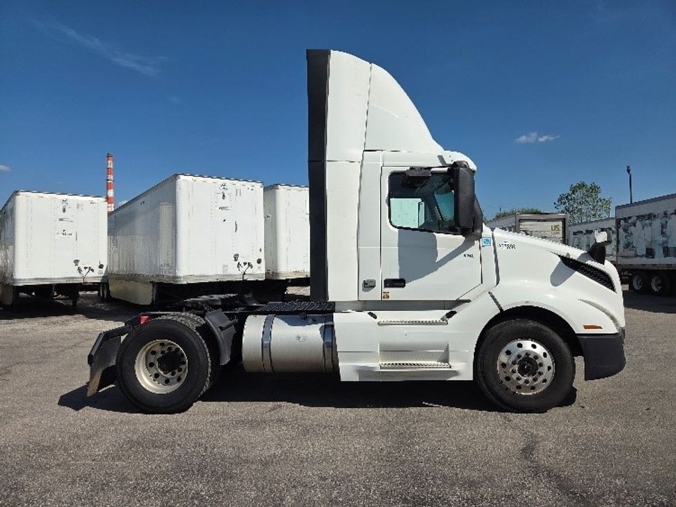 Day Cab Tractor-Heavy Duty Tractors-Volvo-2019-VNL42300-Kansas City-MO-814,169\n\t\tmiles-$ 20,000 - Image 8