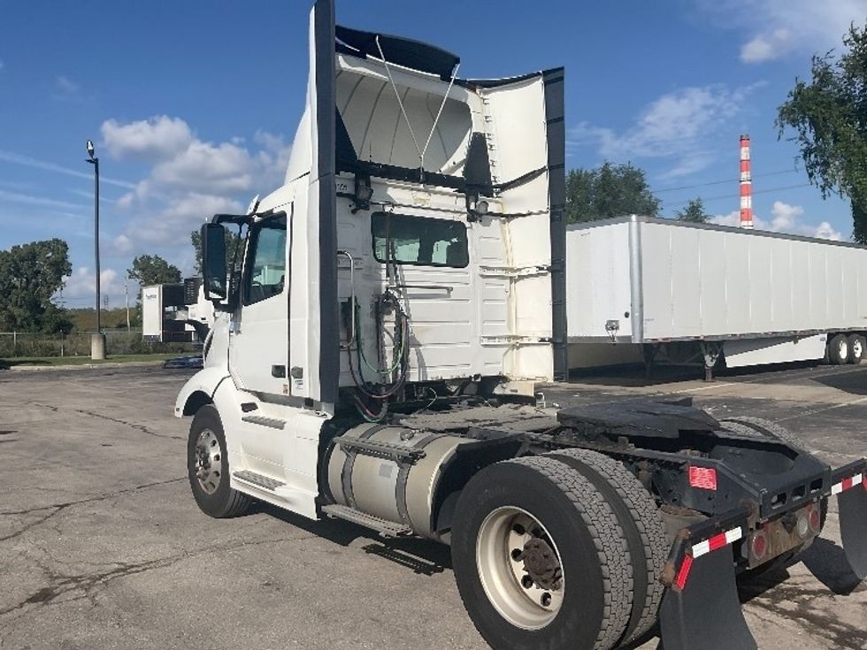 Day Cab Tractor-Heavy Duty Tractors-Volvo-2019-VNL42300-Kansas City-MO-837,470\n\t\tmiles-$ 20,000 - Image 5