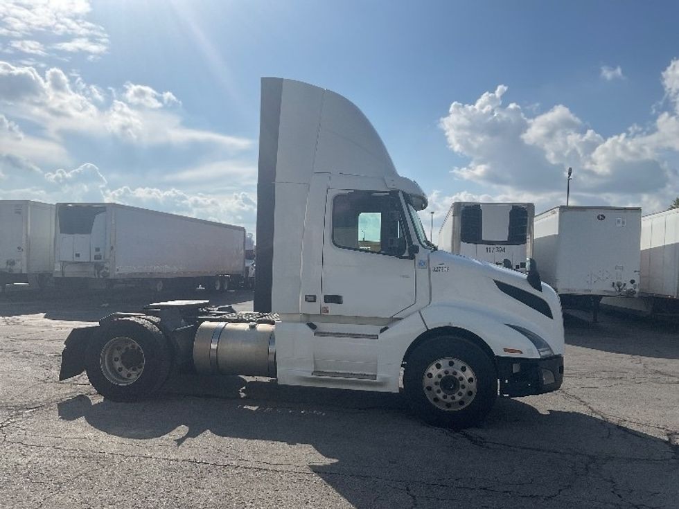 Day Cab Tractor-Heavy Duty Tractors-Volvo-2019-VNL42300-Kansas City-MO-837,470\n\t\tmiles-$ 20,000 - Image 8