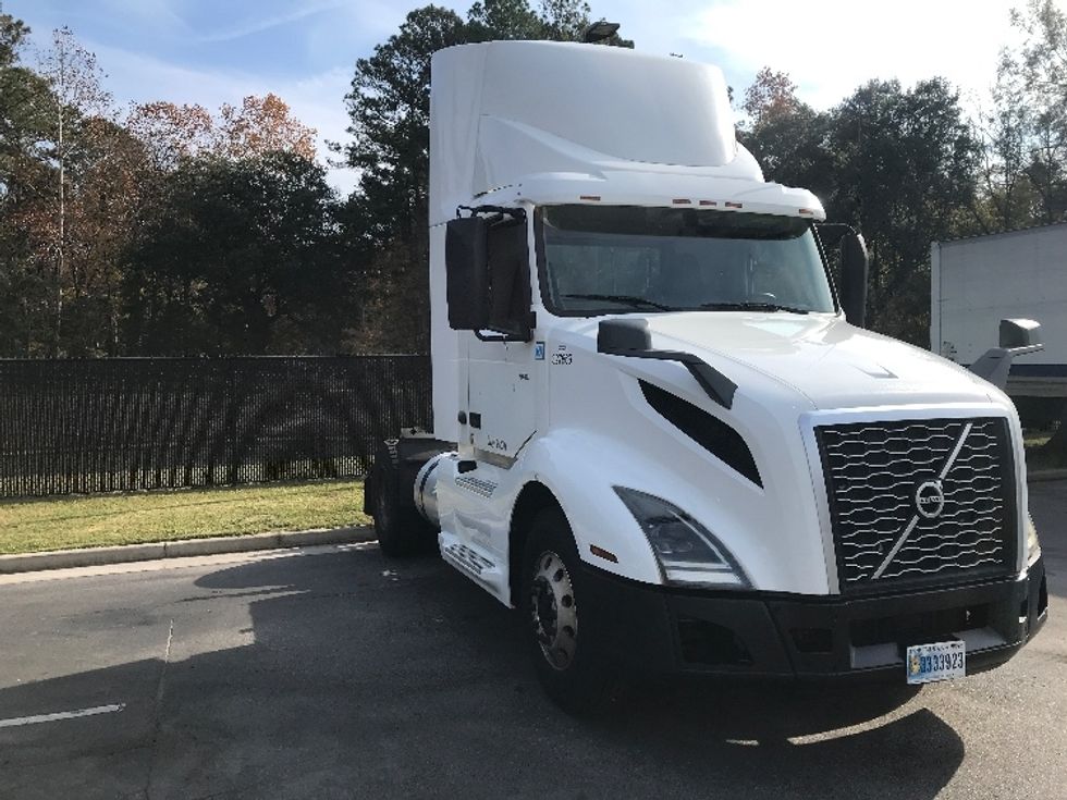Day Cab Tractor-Heavy Duty Tractors-Volvo-2019-VNL42300-Ladson-SC-302,100\n\t\tmiles-$ 36,250 - Image 1